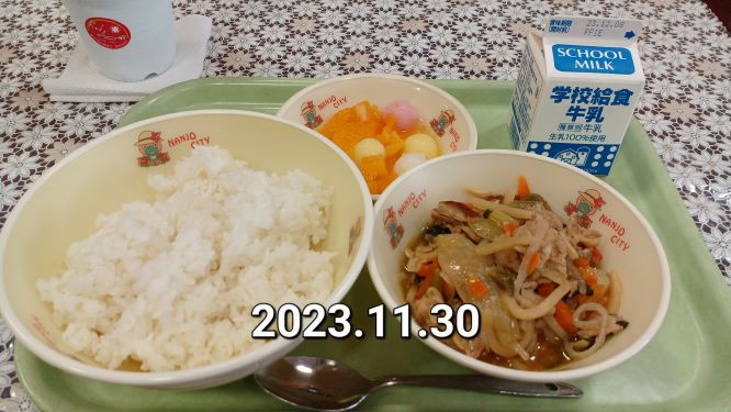 １１月の給食の画像