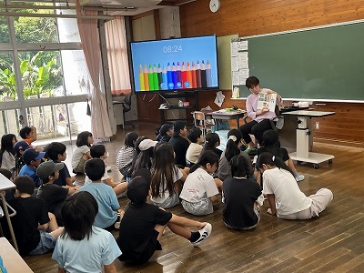 読み聞かせの画像