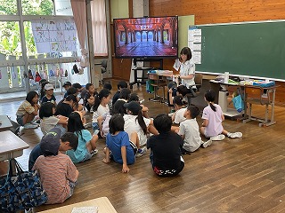 読み聞かせの画像