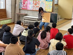 読み聞かせの画像