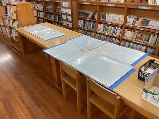 地形図のある図書館の画像