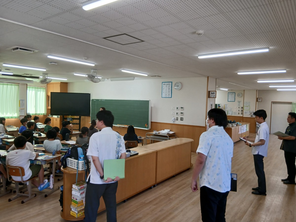 義務教育課学校訪問の画像