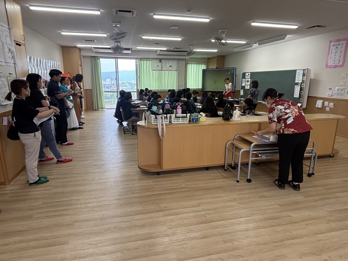 幼こ小中連携授業参観の画像